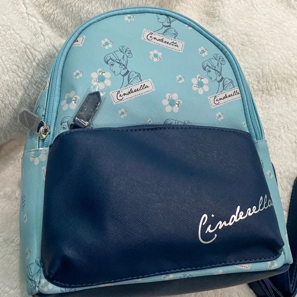 Danielle Nicole | Bags | Danielle Nicole Disney Cinderella  display picture 1
